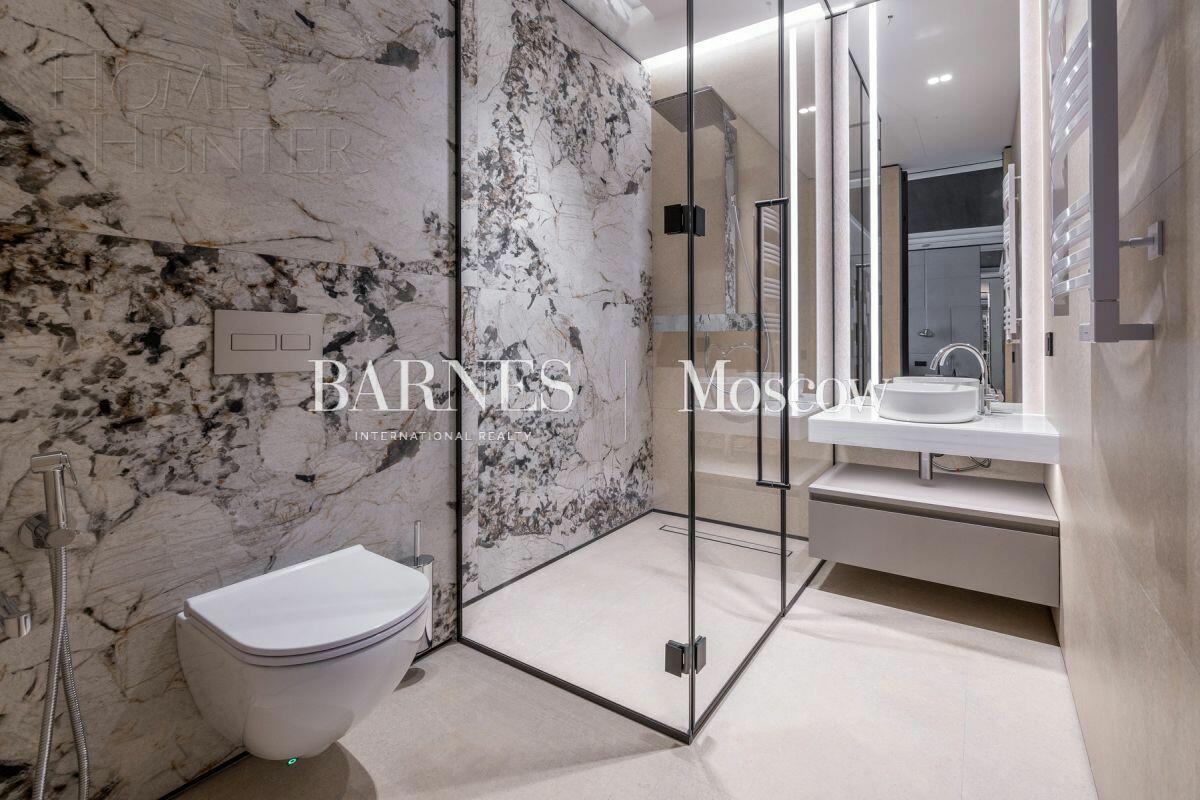 2-этажный коттедж 1 000 м² с отделкой