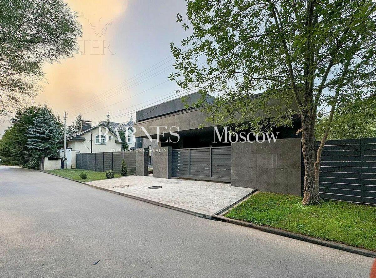 2-этажный коттедж 500 м² с отделкой