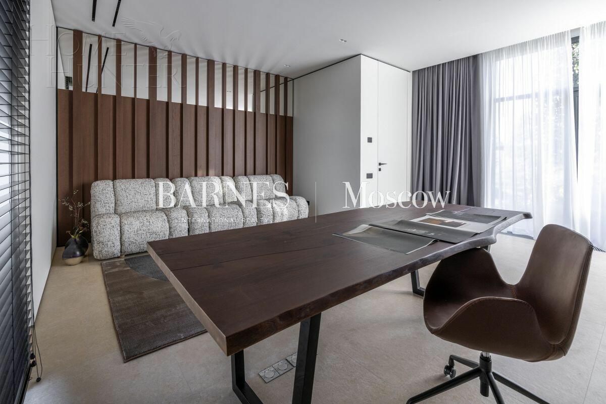 2-этажный коттедж 1 000 м² с отделкой