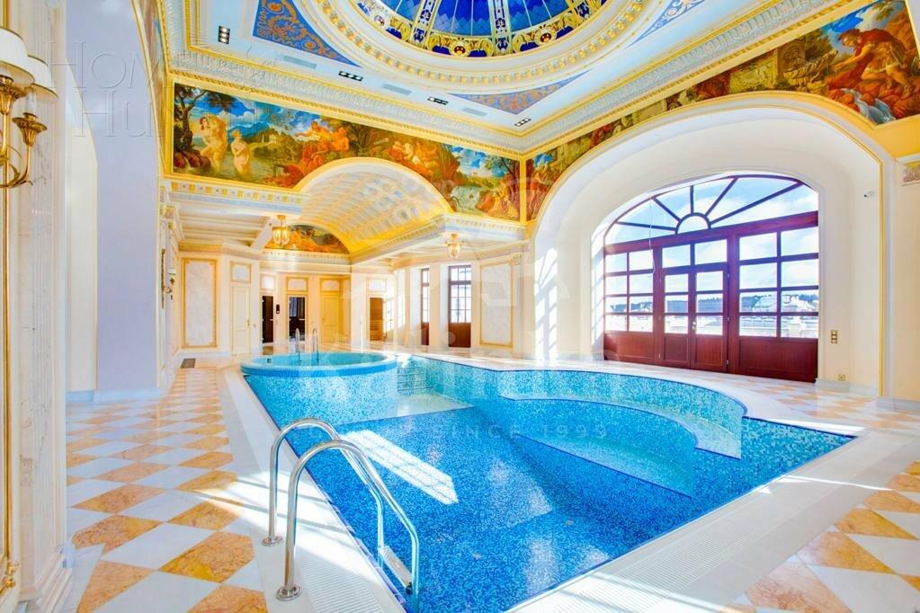 3-этажный коттедж 3 100 м² с отделкой