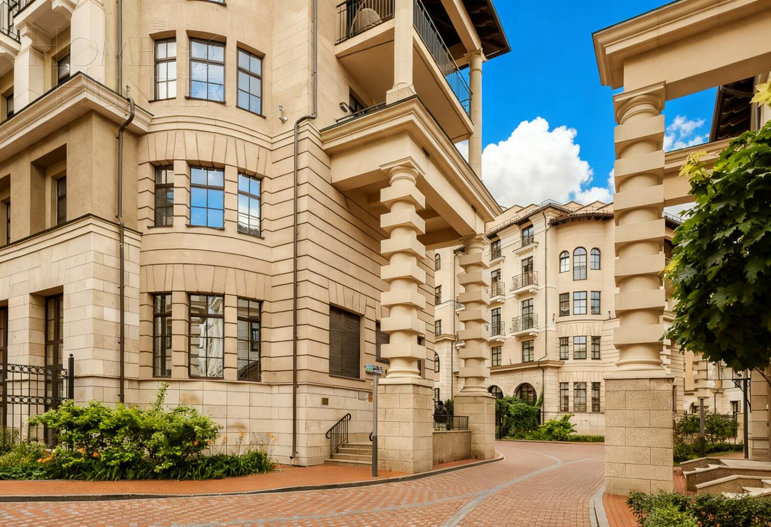 3-КОМН. АПАРТАМЕНТЫ БЕЗ ОТДЕЛКИ 80 М² НА 1 ЭТАЖЕ