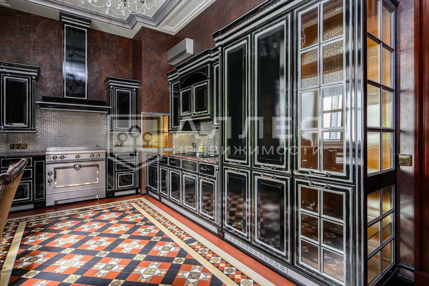 2-этажный коттедж 1 250 м² с отделкой