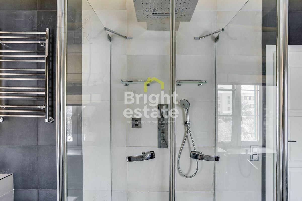 3-этажный таунхаус 230 м² с отделкой