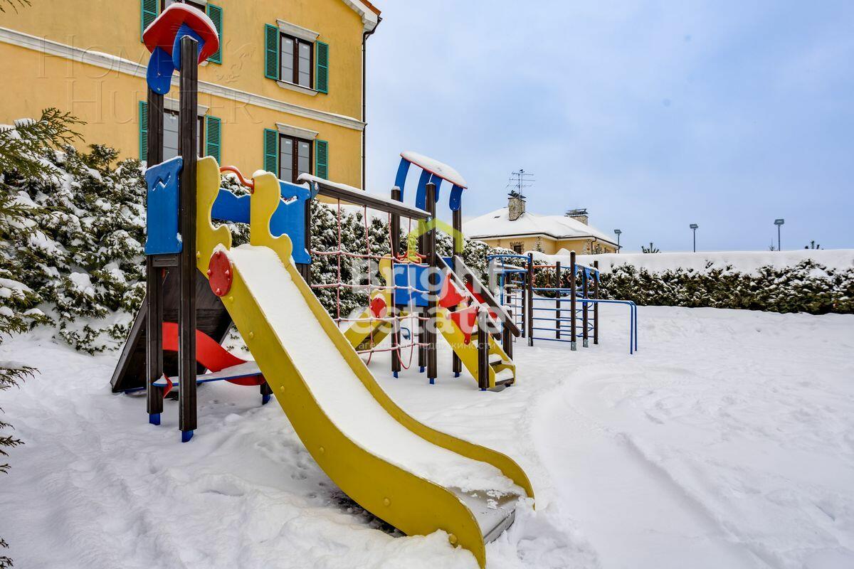 3-этажный таунхаус 230 м² с отделкой