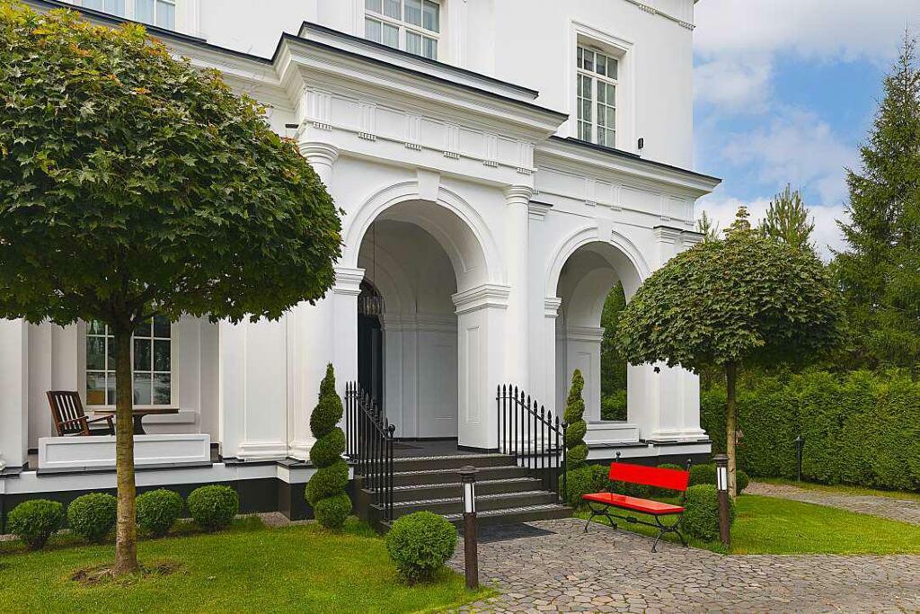 2-этажный коттедж 2 000 м² с отделкой