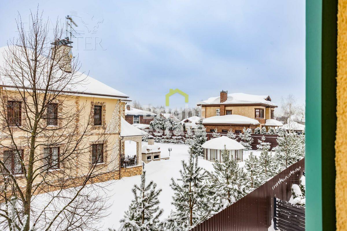 3-этажный таунхаус 230 м² с отделкой