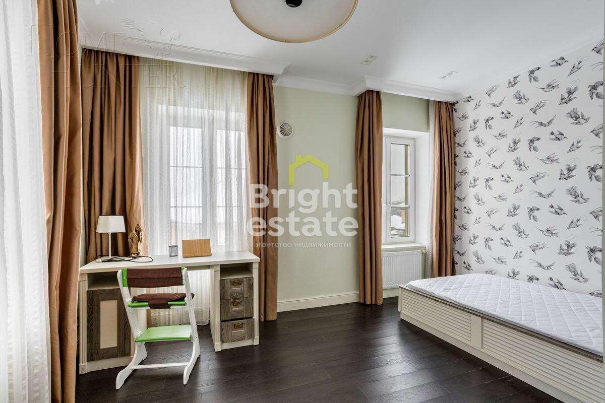 3-этажный таунхаус 230 м² с отделкой