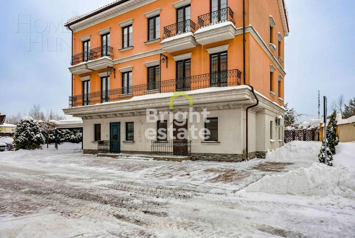 3-этажный таунхаус 230 м² с отделкой