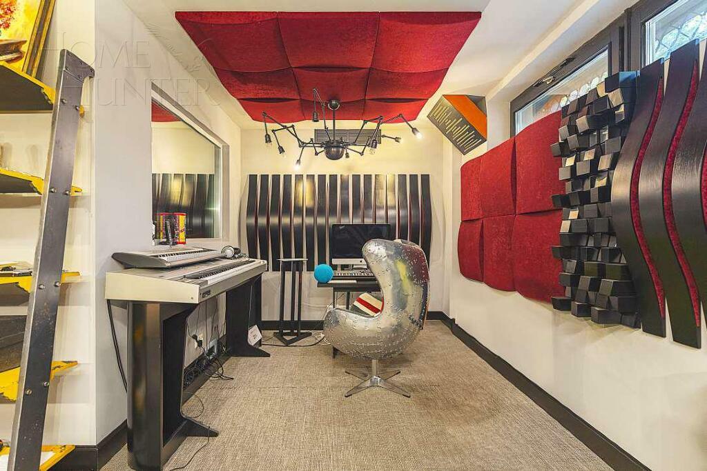 2-этажный коттедж 2 000 м² с отделкой