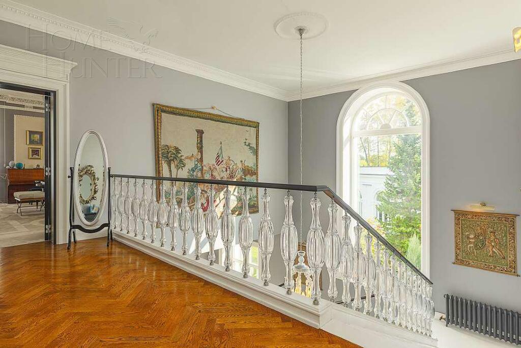 2-этажный коттедж 2 000 м² с отделкой