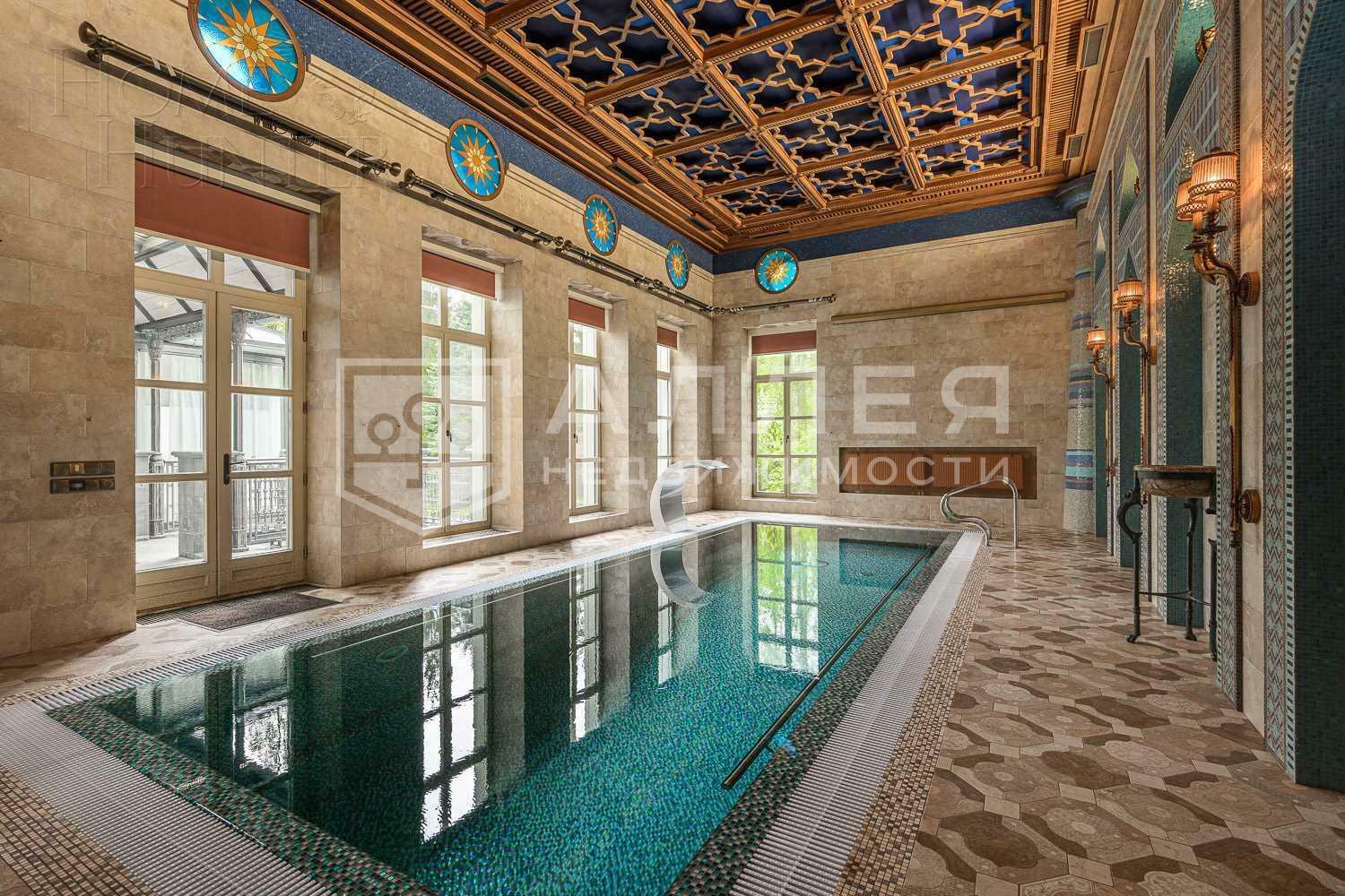 2-этажный коттедж 1 250 м² с отделкой