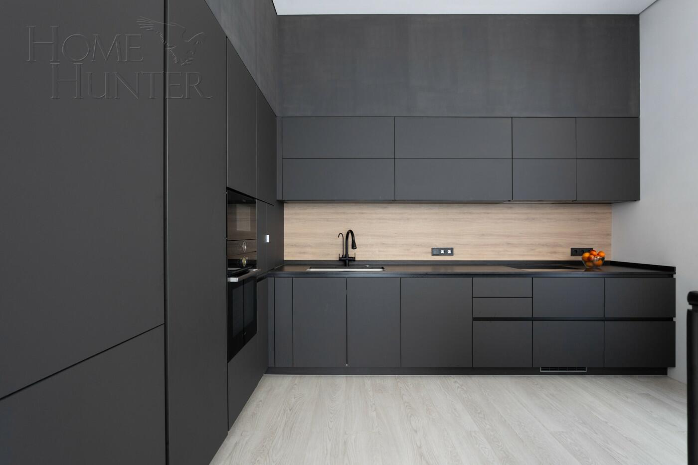 3-КОМН. КВАРТИРА С ОТДЕЛКОЙ 90 М² НА 1 ЭТАЖЕ