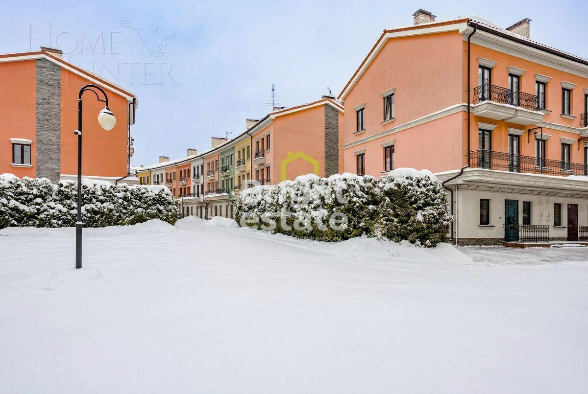 3-этажный таунхаус 230 м² с отделкой