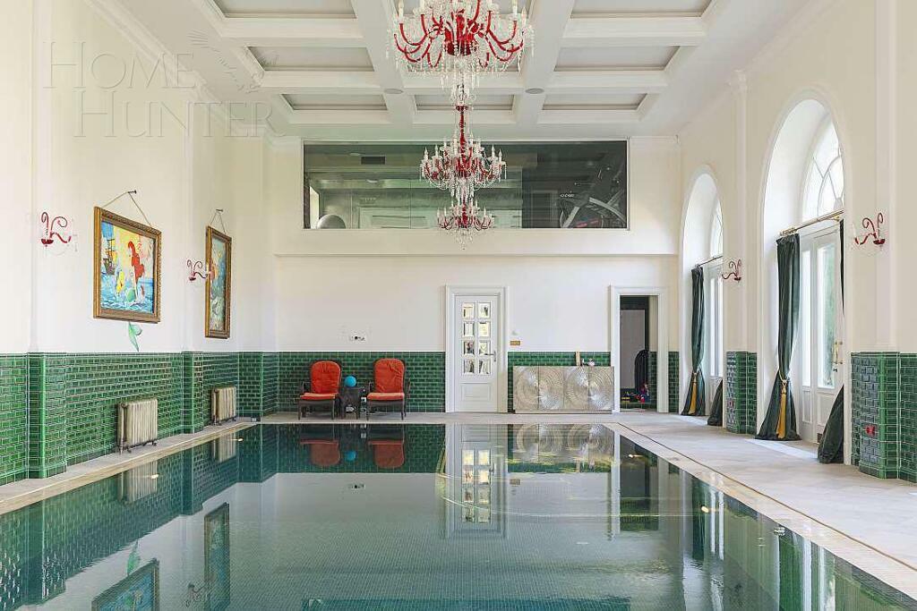 2-этажный коттедж 2 000 м² с отделкой