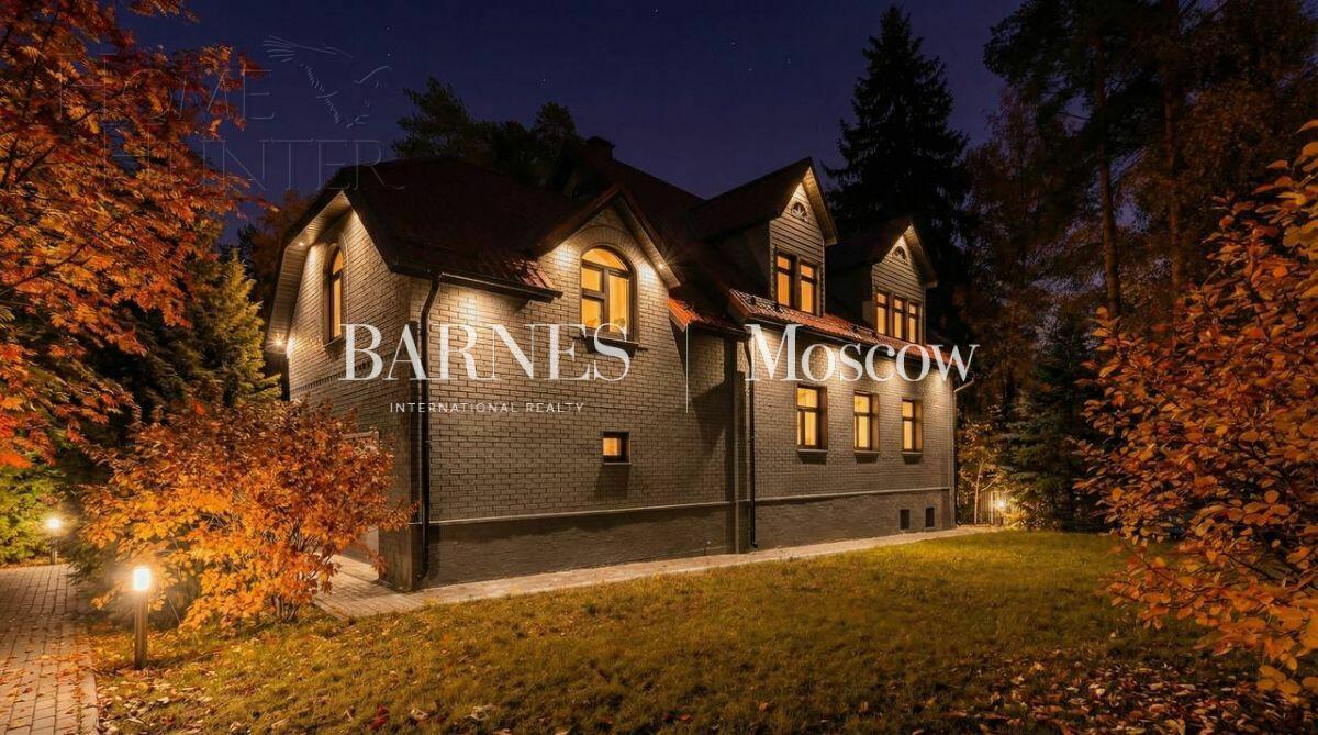 2-этажный коттедж 370 м² с отделкой