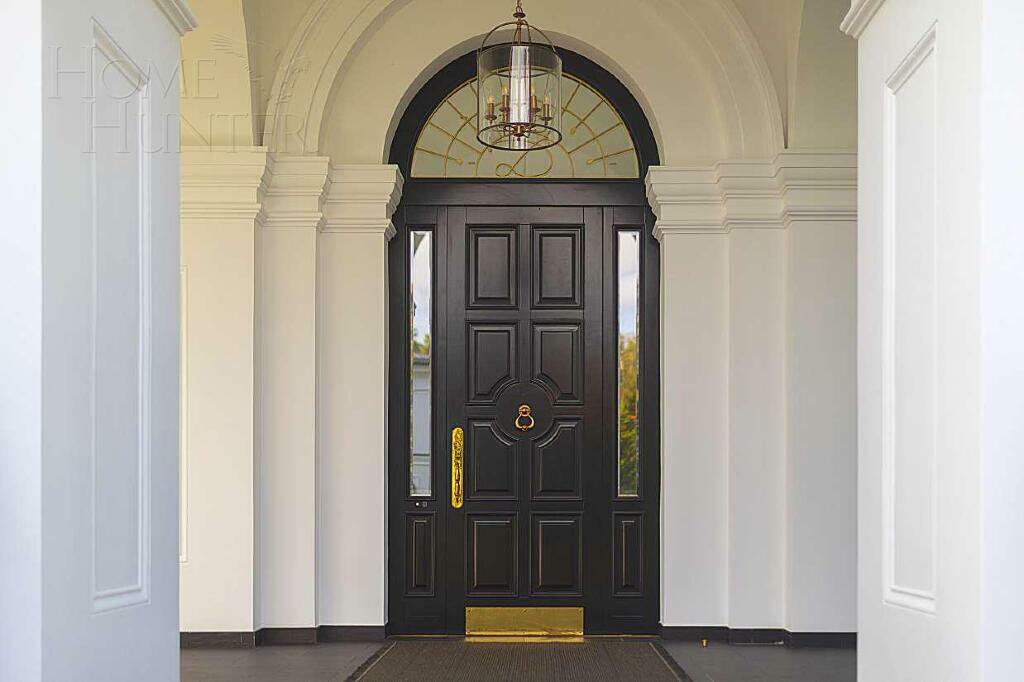 2-этажный коттедж 2 000 м² с отделкой