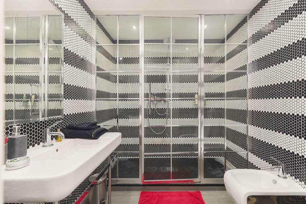 2-этажный коттедж 2 000 м² с отделкой