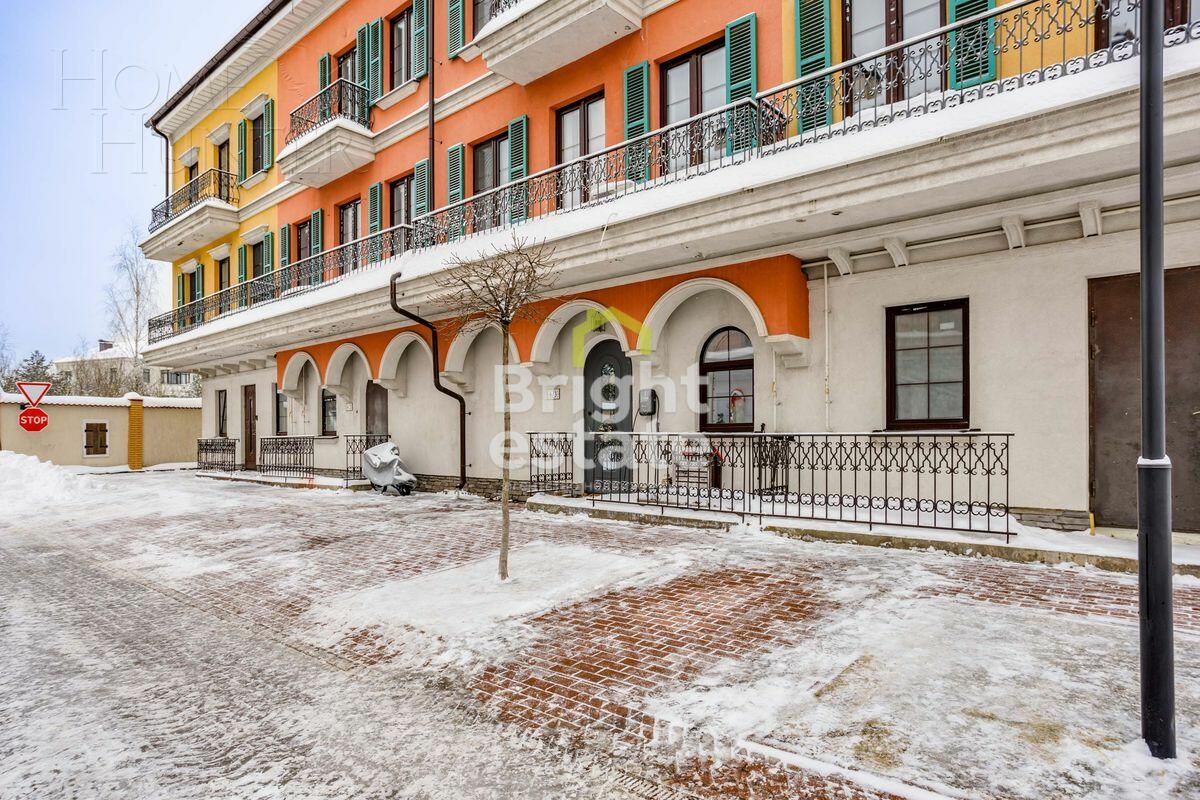 3-этажный таунхаус 230 м² с отделкой