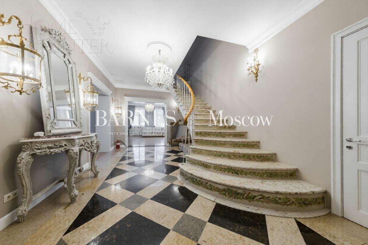 2-этажный коттедж 960 м² с отделкой