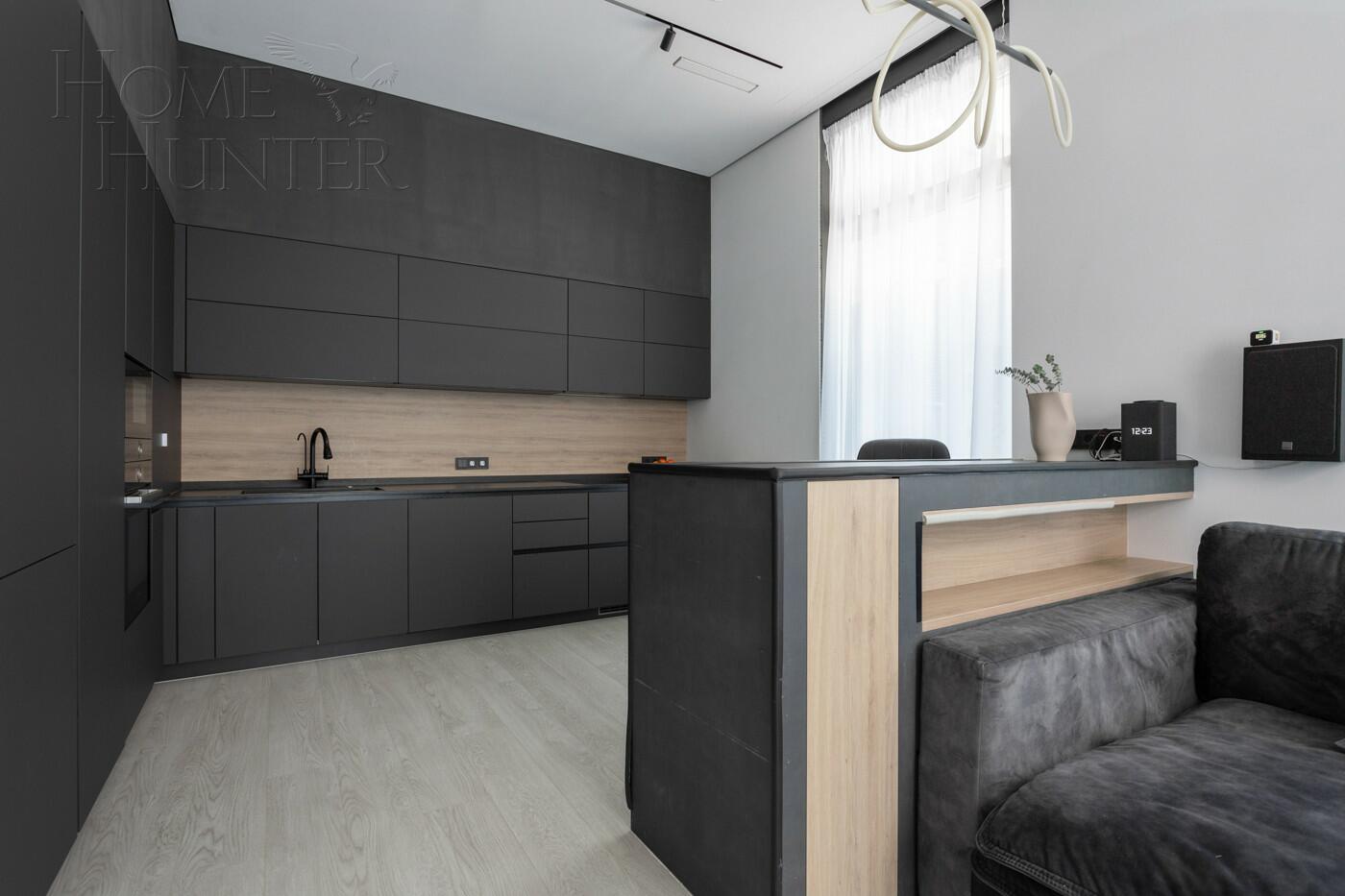 3-КОМН. КВАРТИРА С ОТДЕЛКОЙ 90 М² НА 1 ЭТАЖЕ