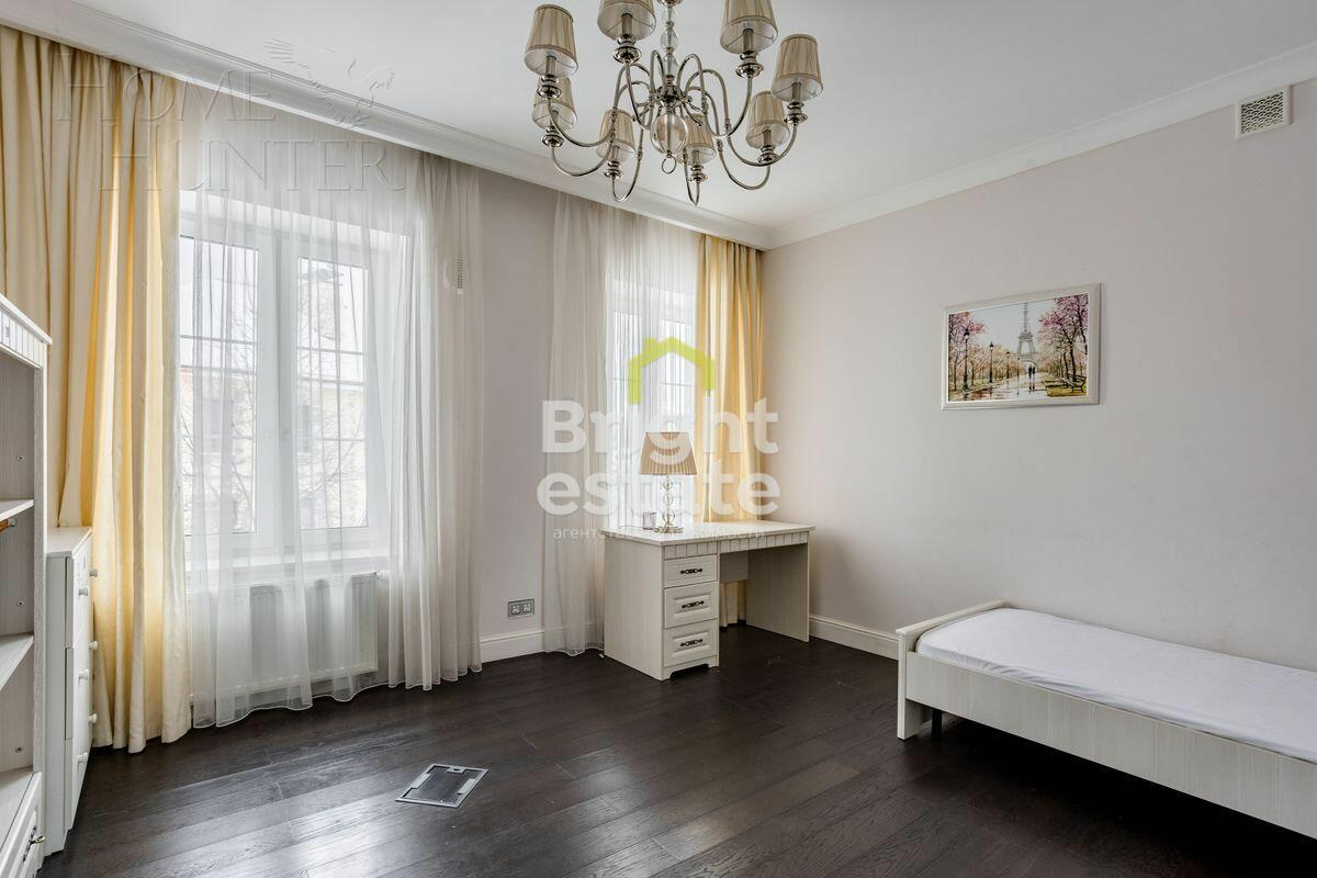 3-этажный таунхаус 230 м² с отделкой