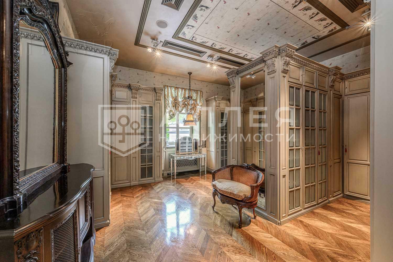 2-этажный коттедж 1 250 м² с отделкой