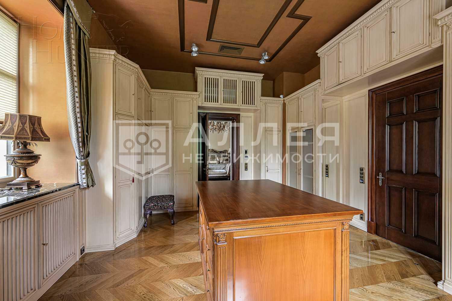 2-этажный коттедж 1 250 м² с отделкой