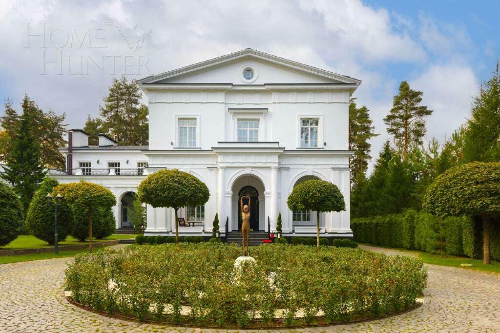 2-этажный коттедж 2 000 м² с отделкой