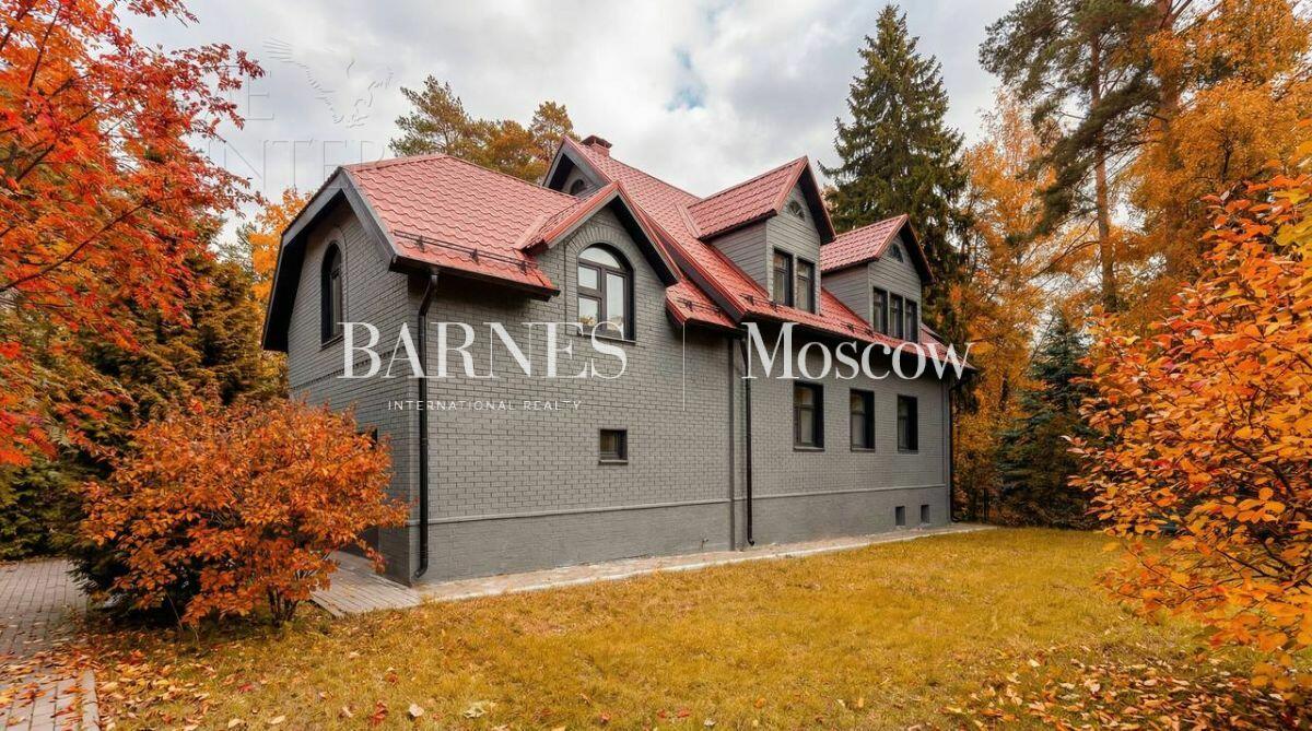 2-этажный коттедж 370 м² с отделкой