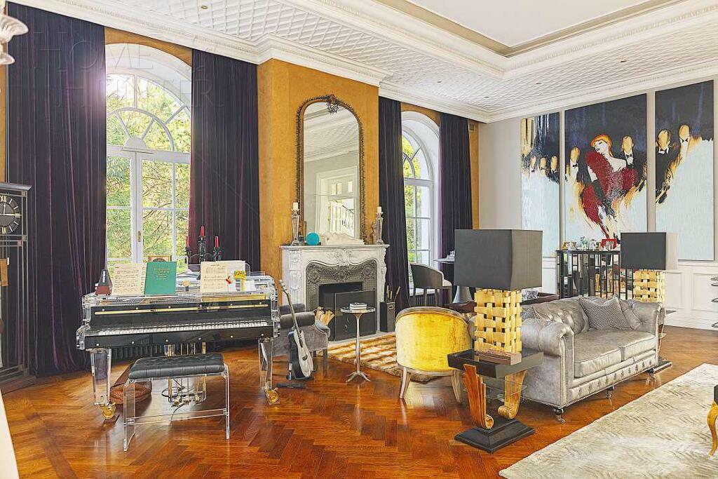 2-этажный коттедж 2 000 м² с отделкой