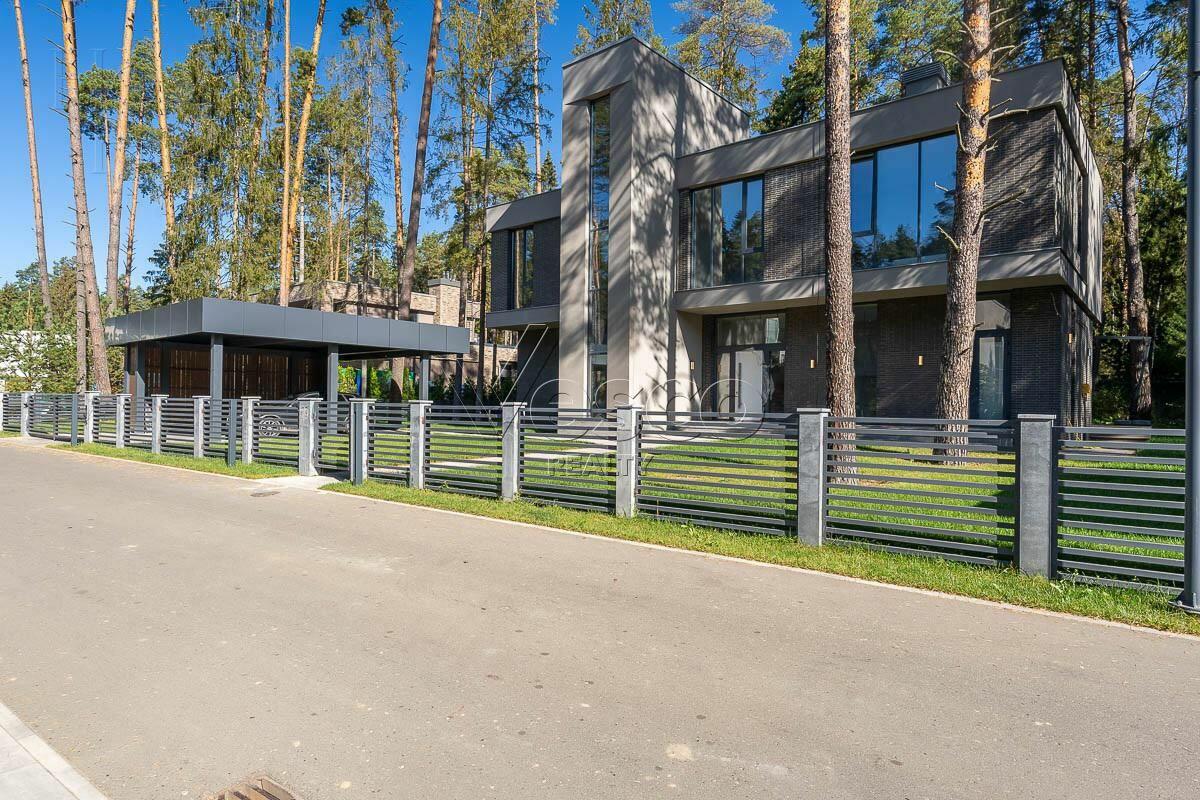 2-этажный коттедж 350 м² без отделки