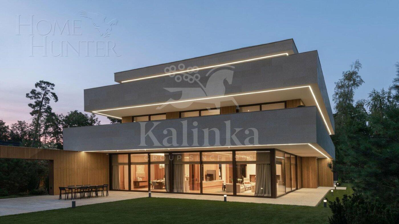 3-этажный коттедж 1 500 м² с отделкой