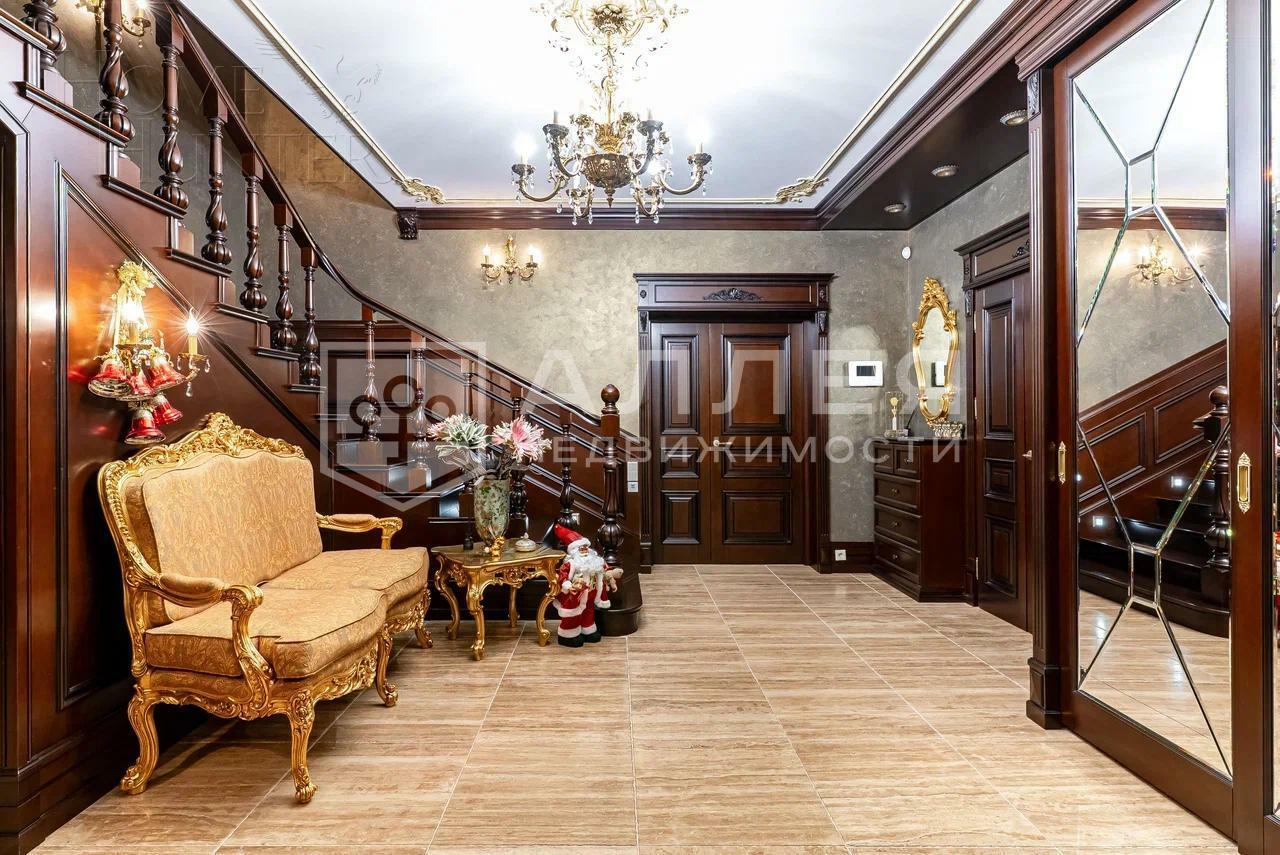 2-этажный коттедж 640 м² с отделкой