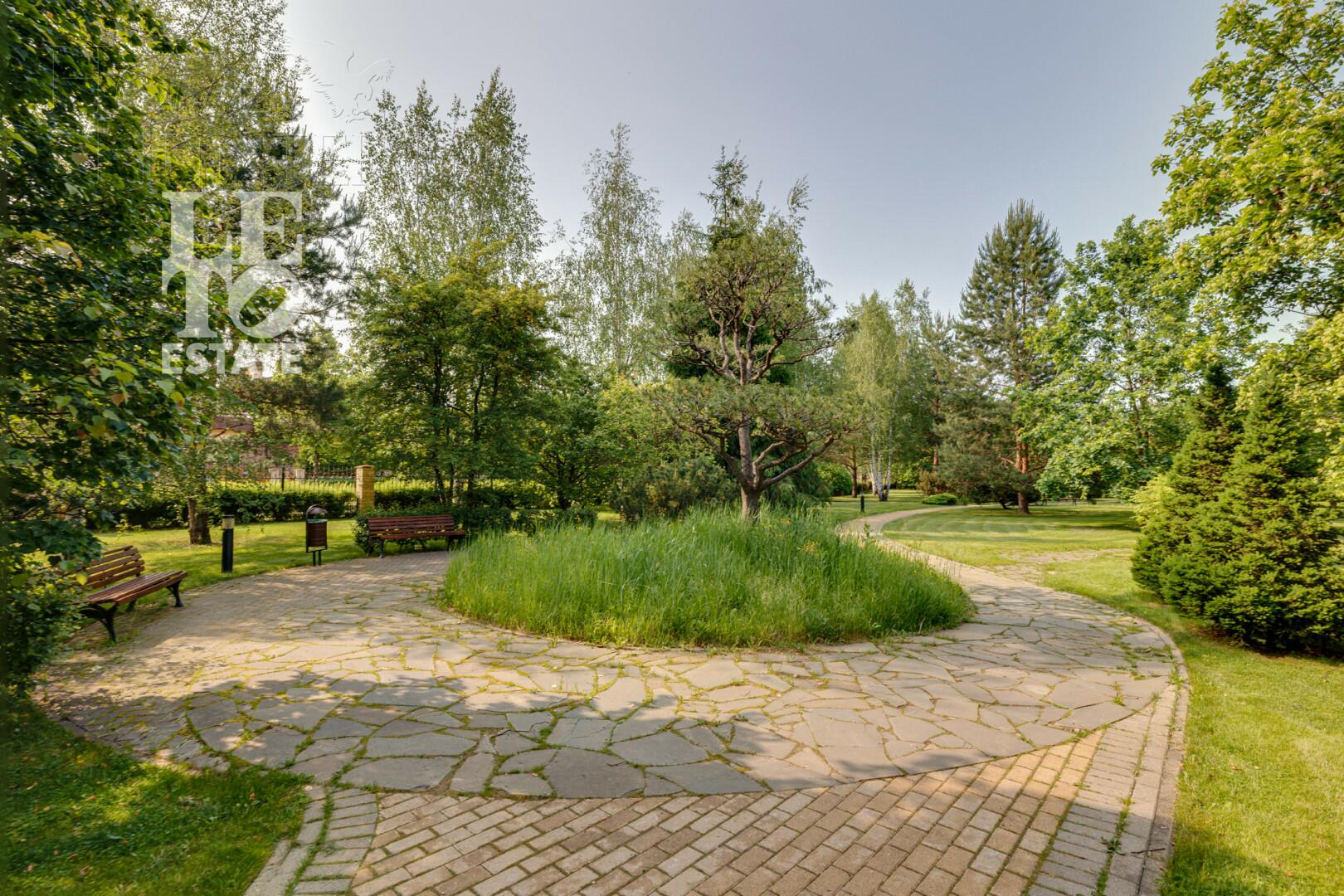 2-этажный коттедж 572 м² без отделки