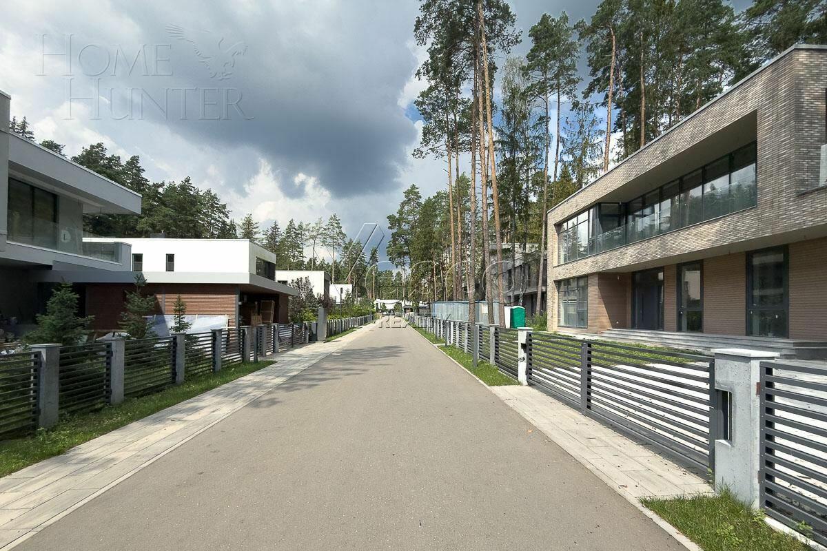 2-этажный коттедж 350 м² без отделки