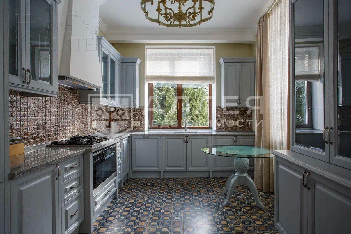 2-этажный коттедж 370 м² с отделкой