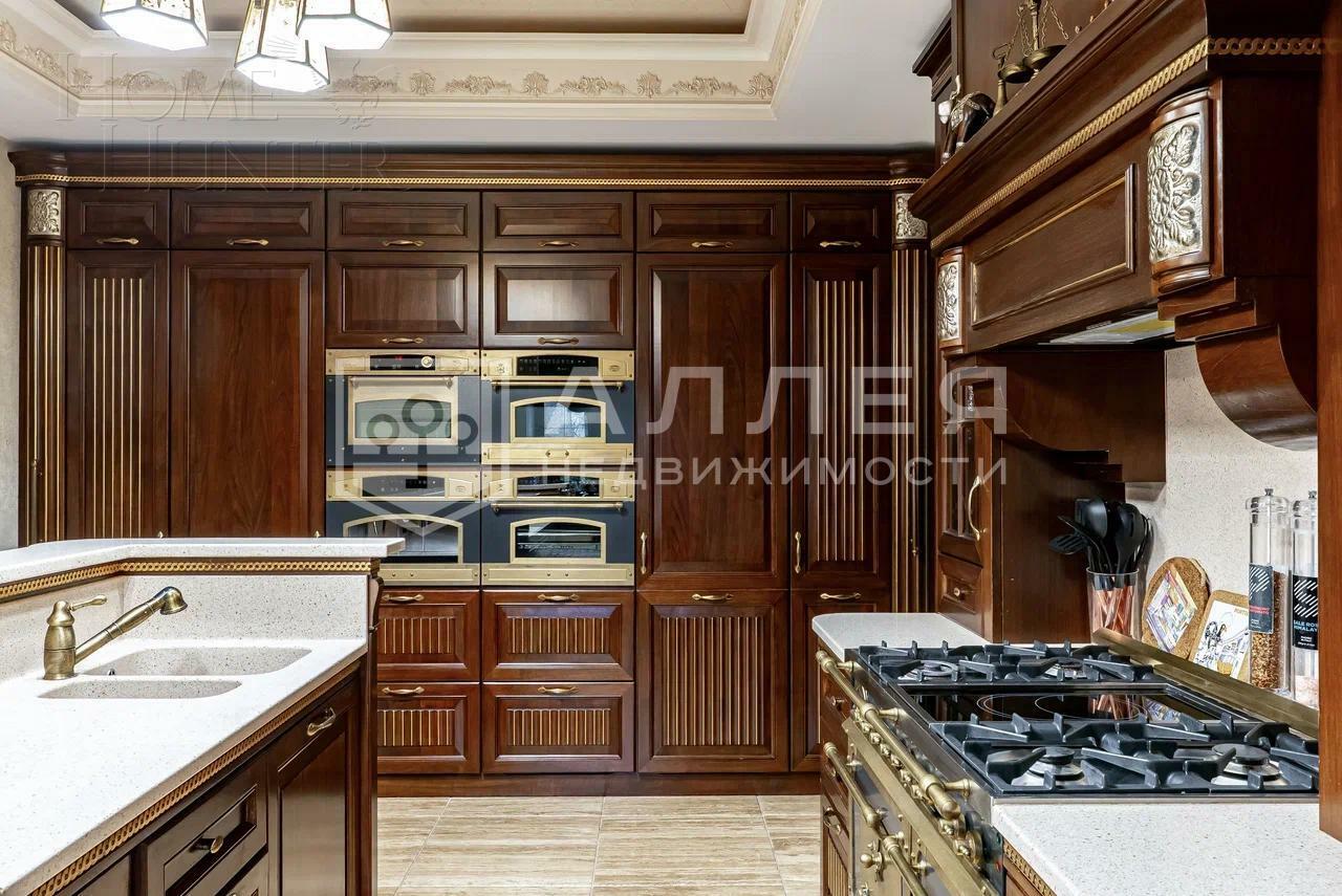 2-этажный коттедж 640 м² с отделкой