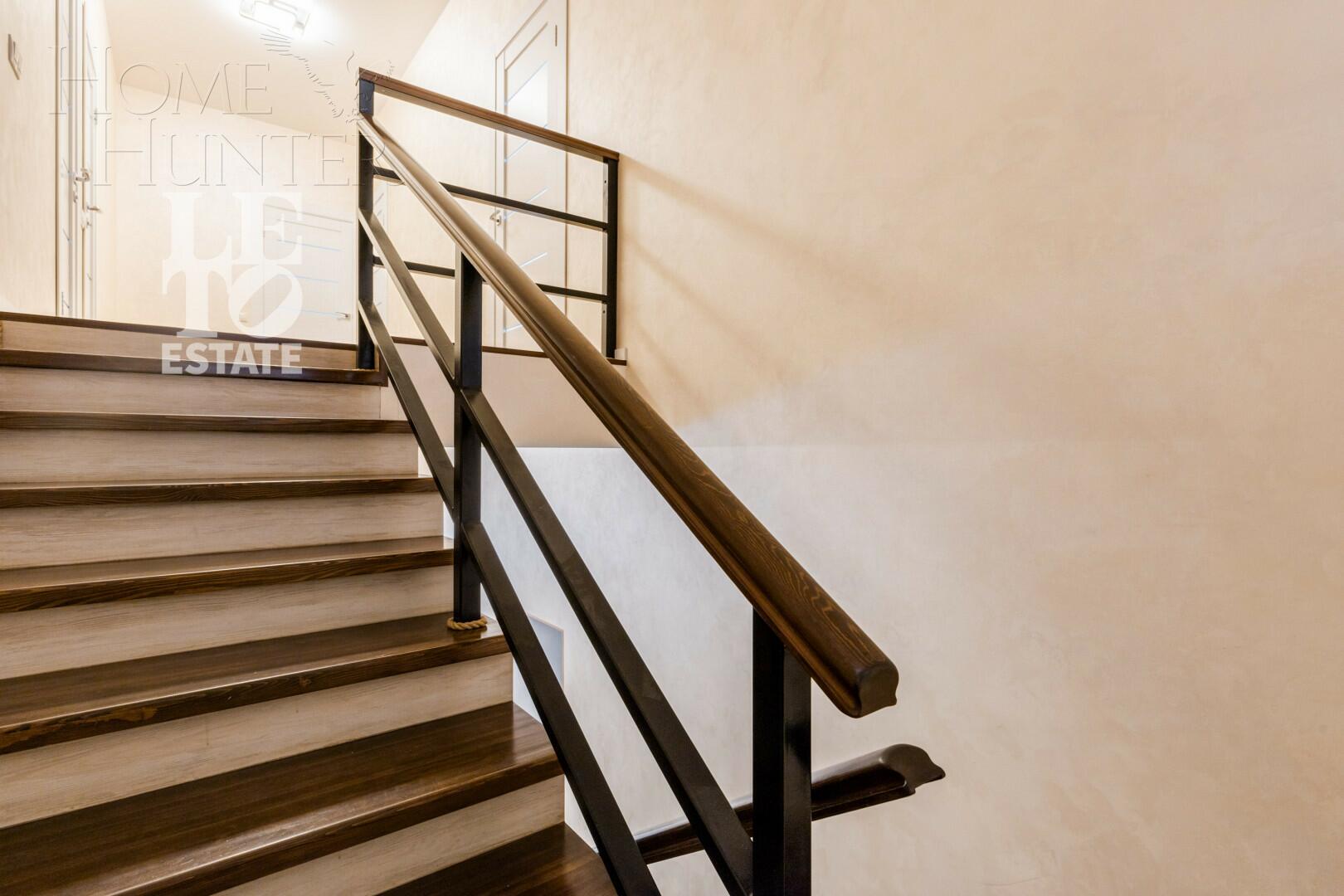 2-этажный коттедж 440 м² с отделкой