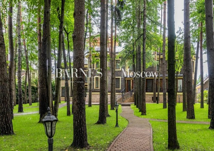 2-этажный коттедж 920 м² с отделкой