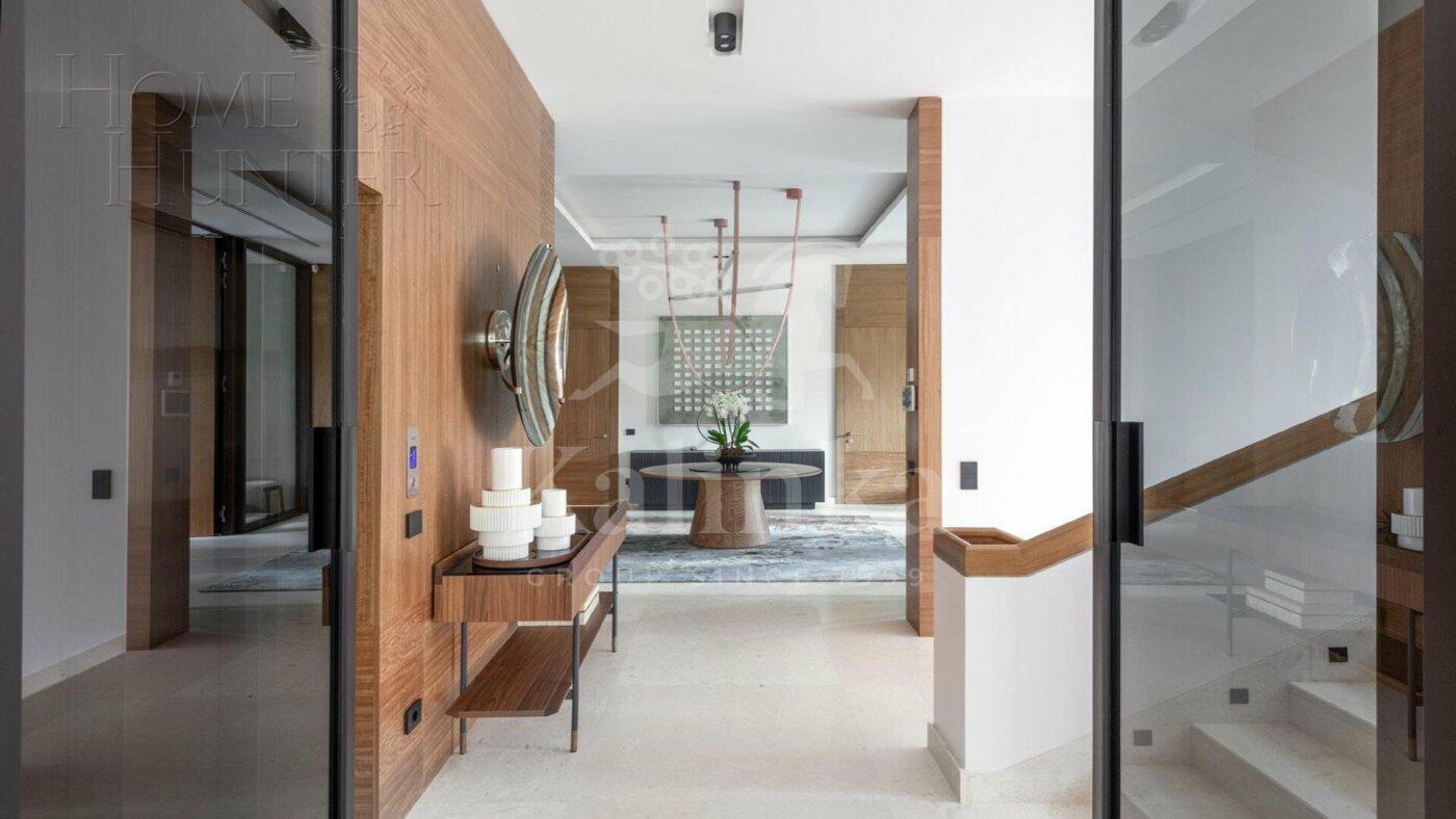 3-этажный коттедж 1 500 м² с отделкой