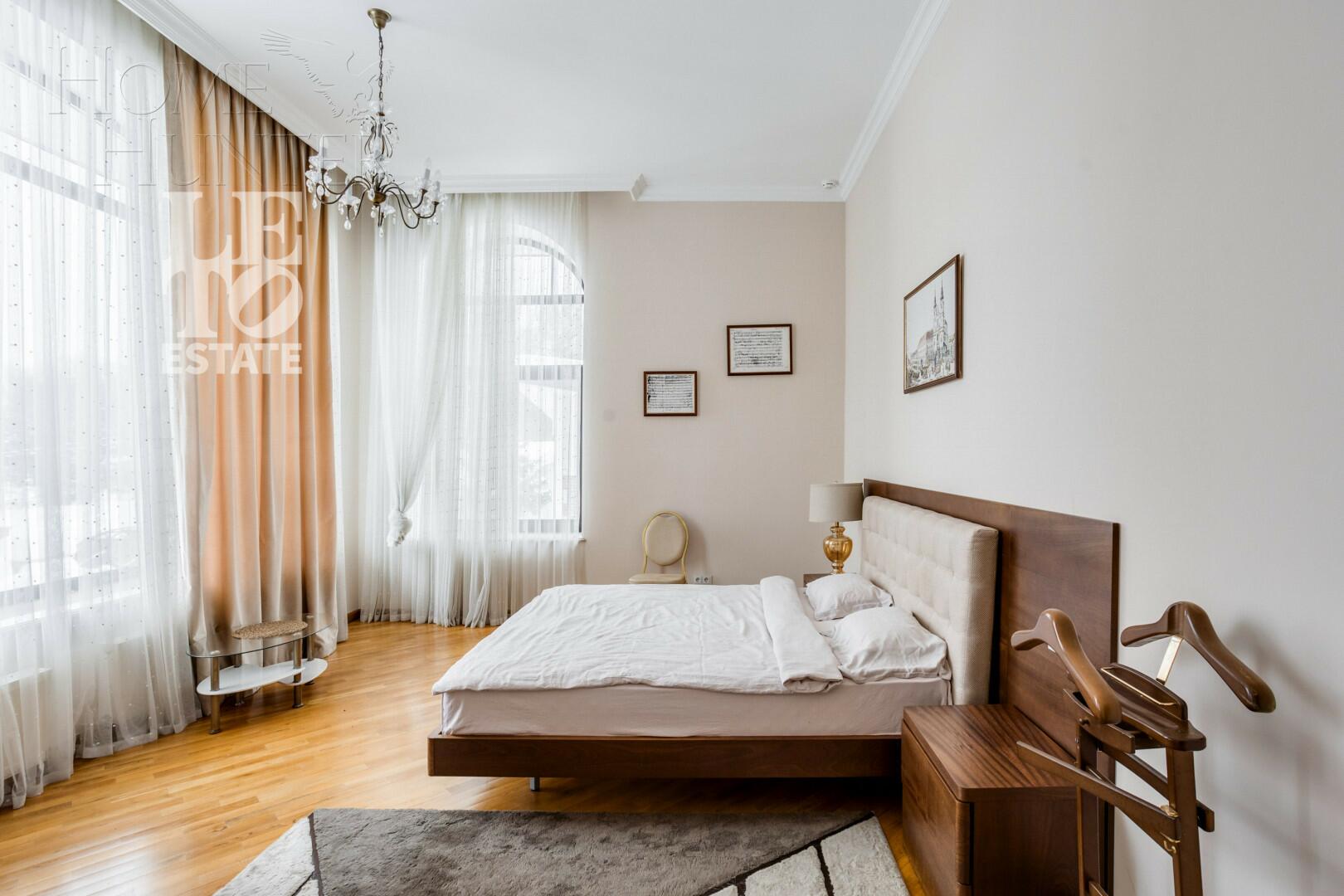 2-этажный коттедж 3 550 м² с отделкой