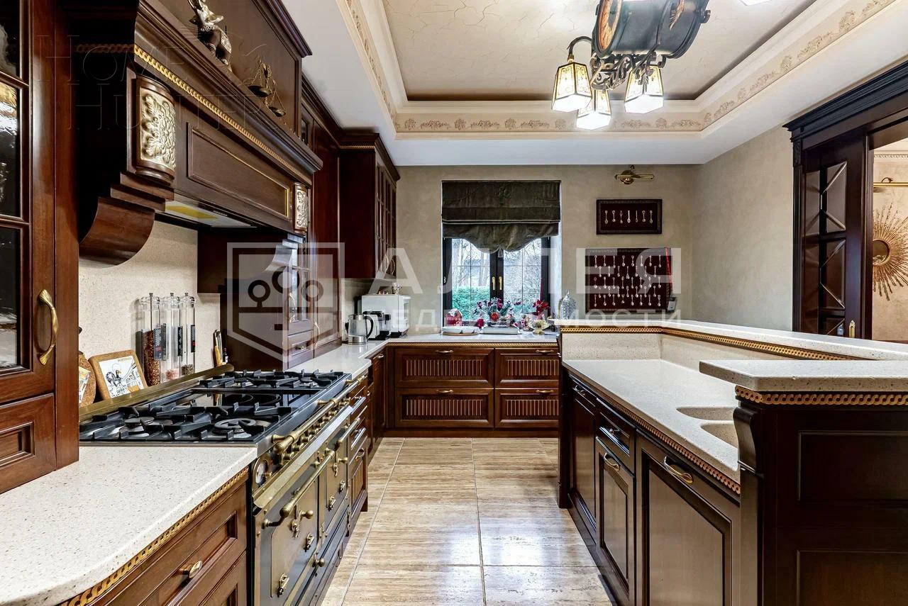 2-этажный коттедж 640 м² с отделкой