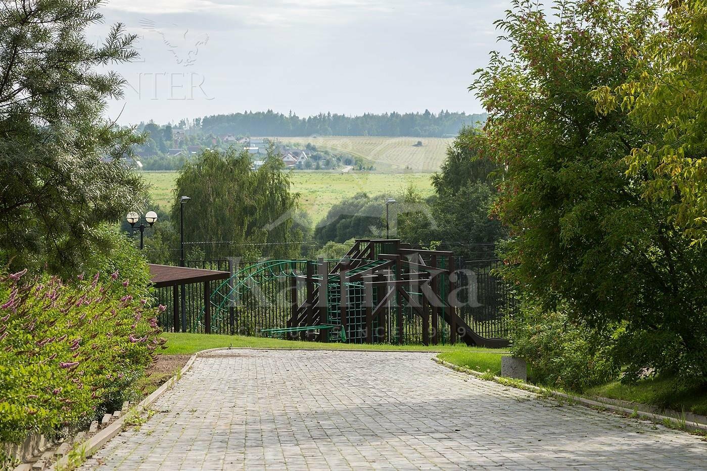 2-этажный коттедж 422.5 м² с отделкой