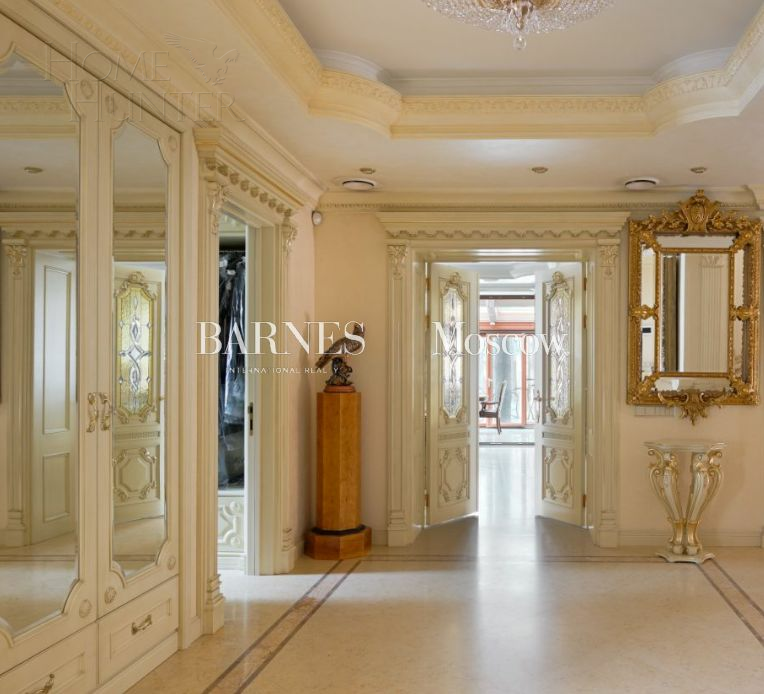 2-этажный коттедж 920 м² с отделкой