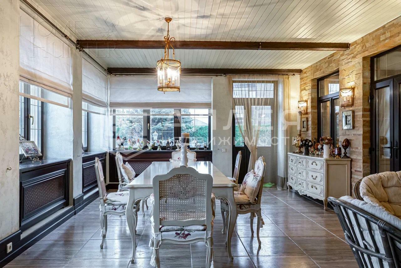 2-этажный коттедж 640 м² с отделкой