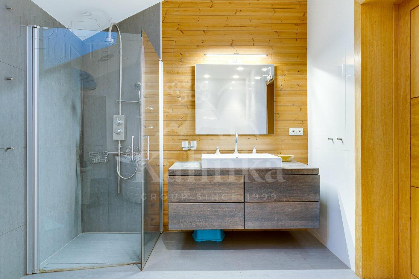 2-этажный коттедж 325 м² с отделкой