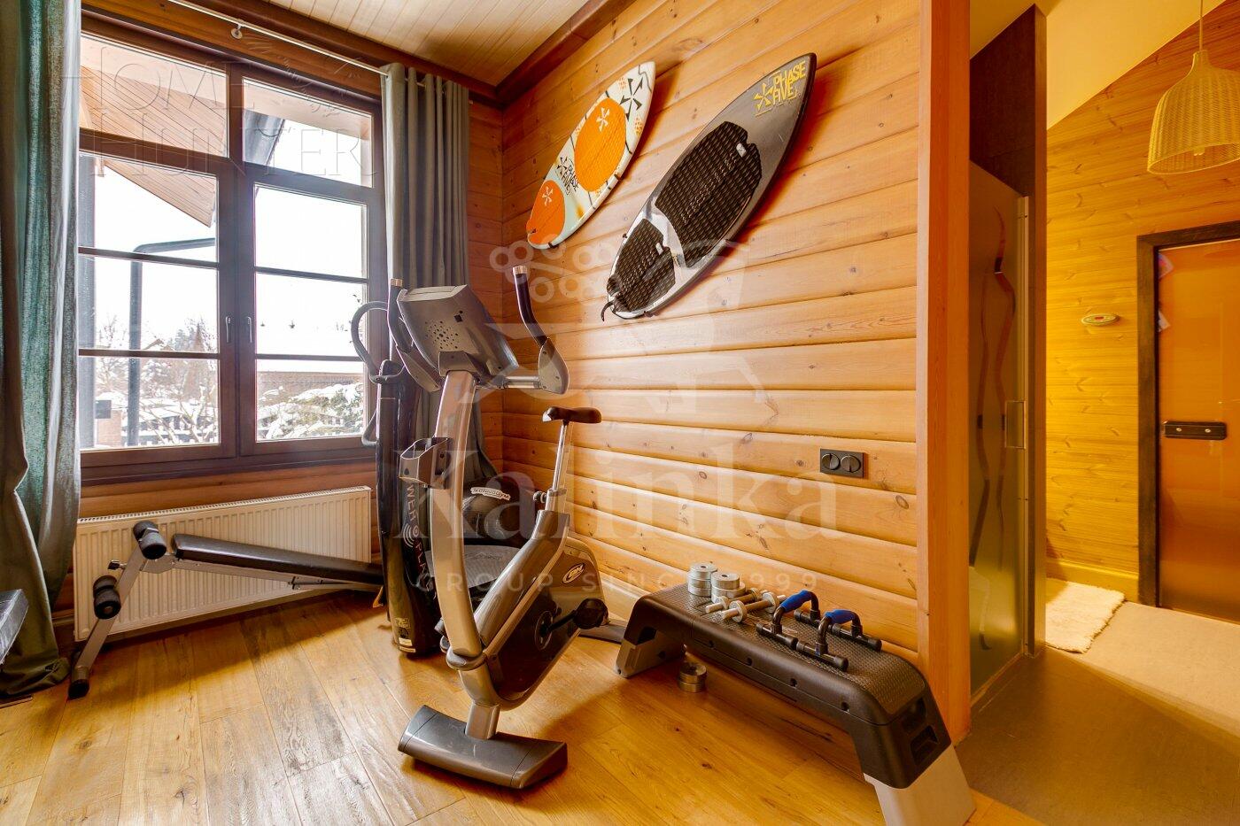 2-этажный коттедж 325 м² с отделкой