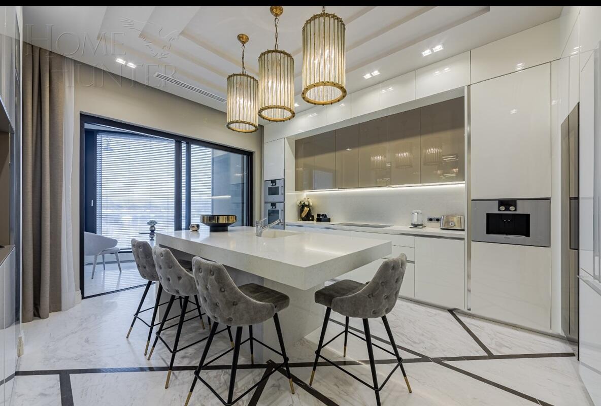 3-КОМН. КВАРТИРА С ОТДЕЛКОЙ 218 М² НА 2 ЭТАЖЕ