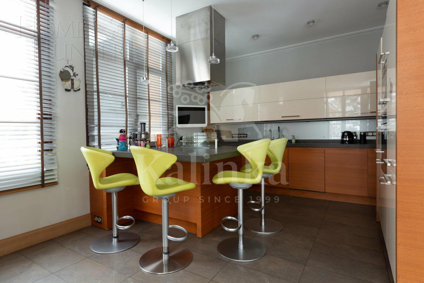 2-этажный коттедж 325 м² с отделкой