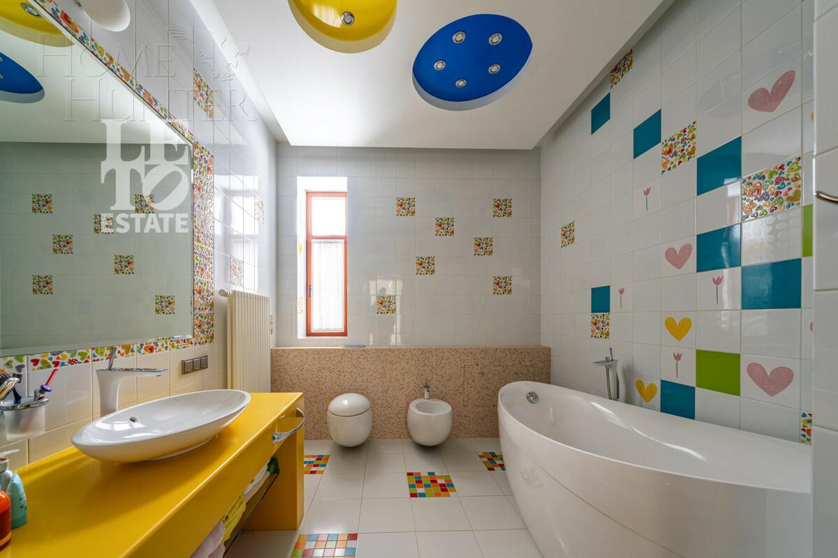 2-этажный коттедж 1 129 м² с отделкой